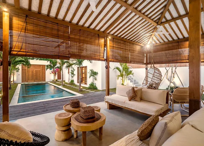 Parasol By Alfred In Bali スミニャック