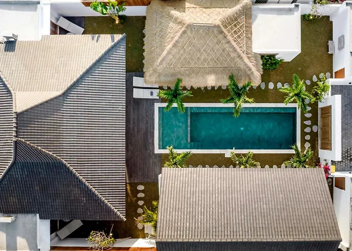 Parasol By Alfred In Bali スミニャック