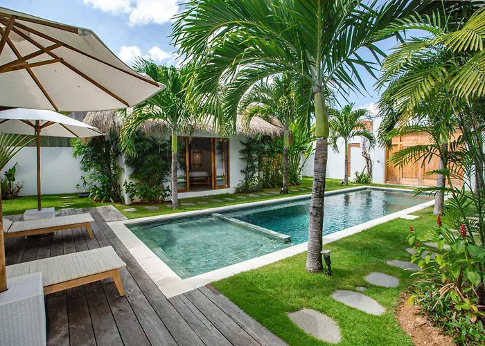 Parasol By Alfred In Bali スミニャック